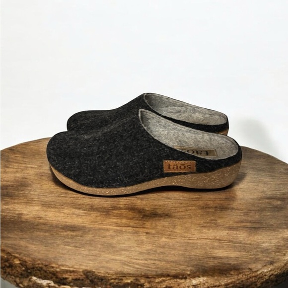 Taos Woolley Gray Clog. Gray Women's Slip-On Woolen Clog. - Picture 5 of 11